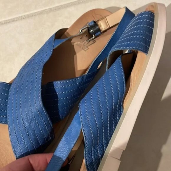 Mix Mooz Blue Criss Cross Sandals -10-10.5 - Picture 5 of 6
